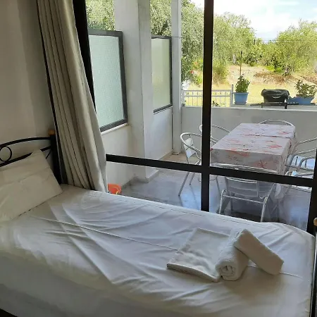 In With Sea Views & Pool Lejlighed