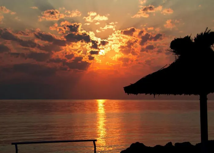 In With Sea Views & Pool Appartamento Benitses (Corfu)