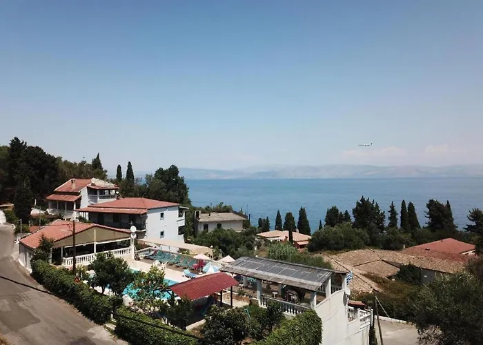 In With Sea Views & Pool Apartment *