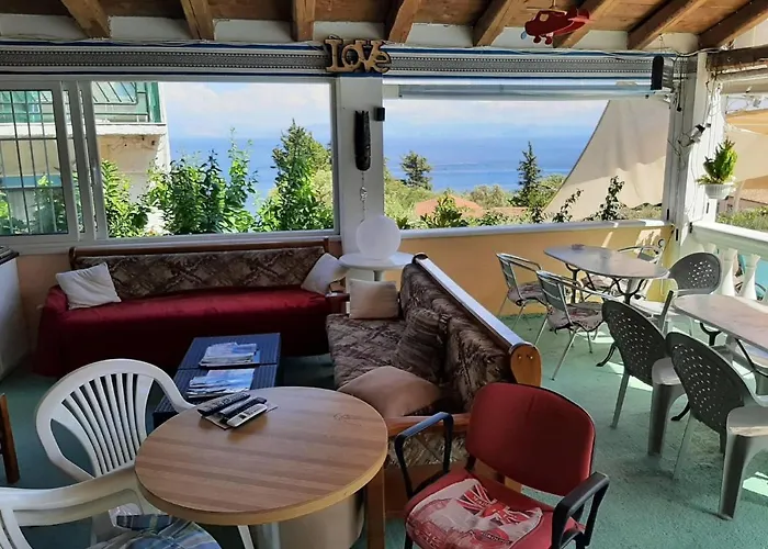 In With Sea Views & Pool Apartment Benitses (Corfu)